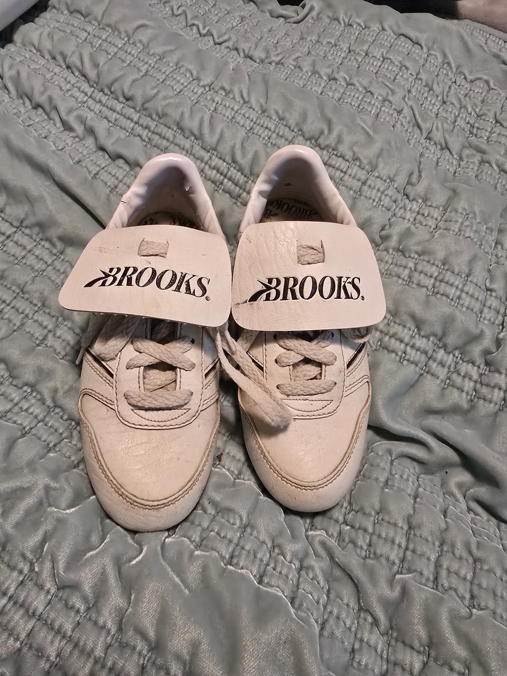 Brooks Kids White Leather Soccer Shoes